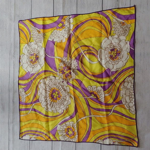 VINTAGE SQUARE SCARF - Picture 1 of 4
